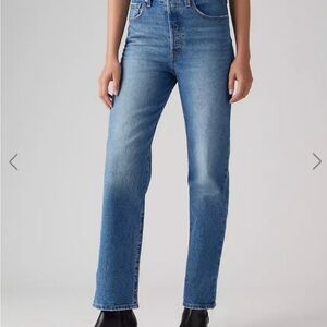 Levi’s Ribcage Straight Ankle Jeans